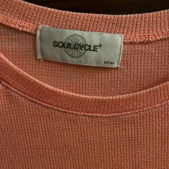 Soul Cycle coral waffle knit long sleeved shirt w skull graphic -S - Picture 3 of 8